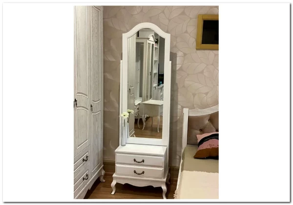 Зеркало напольное Авиньон из массива бука  заказать по цене 38 880 руб. в Ростове на Дону в интернет магазине